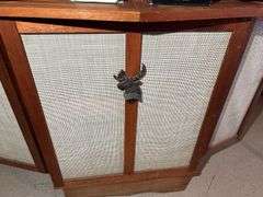 Fold Up Bar Unit With What's On Top