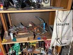 Livestock Tagging Items, Castrators, Pill Poppers, Horns, and More