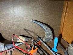 Livestock Tagging Items, Castrators, Pill Poppers, Horns, and More