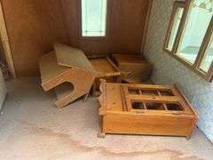 Dollhouse, Tote Of Dolls & Decor