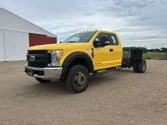 2017 Ford F550 XL Pickup Cab & Chassis