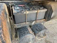 1985 IH S2200 Tandem Truck, 20ft Box - As Is