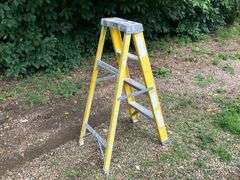 4-Ft Keller Step Ladder