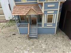 Dollhouse, Tote Of Dolls & Decor