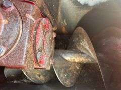Buhler FarmKing 1370 Auger