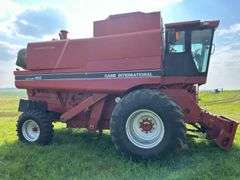 Case-IH 1688 Combine