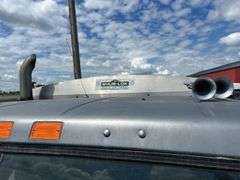 1985 IH S2200 Tandem Truck, 20ft Box - As Is