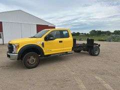 2017 Ford F550 XL Pickup Cab & Chassis