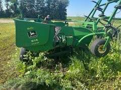 JD 914 Pickup Head with Trailer