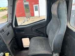 2001 IH 9100 Day Cab Semi Truck