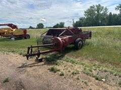 IH 46 Square Baler