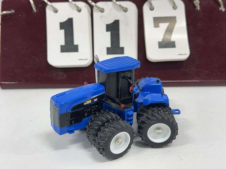 1/64 Scale  2006  ERTL  Versatile 2425 KFYR Agri-International Show Tractor