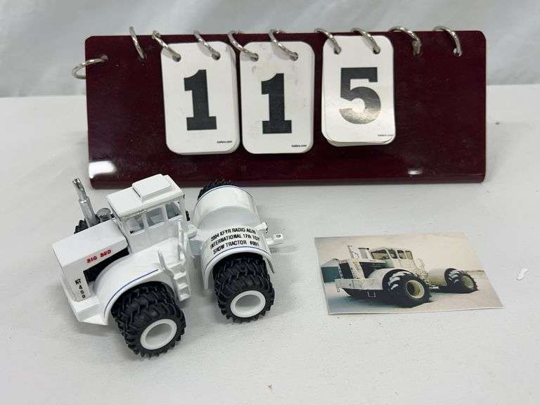 1/64 Scale  2004   ERTL  Big Bud K-T 450 KFYR Agri-International Show Tractor