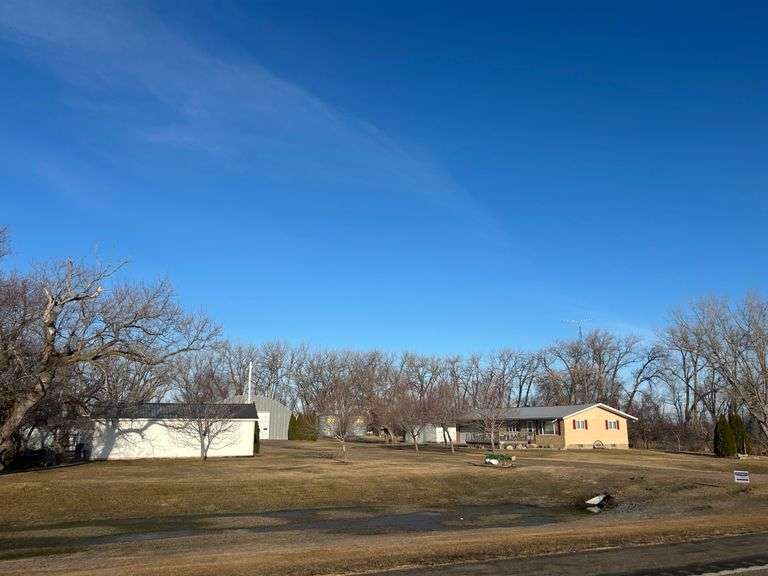 Farmstead Real Estate - Lloyd (Bud) Erfle Estate Auction