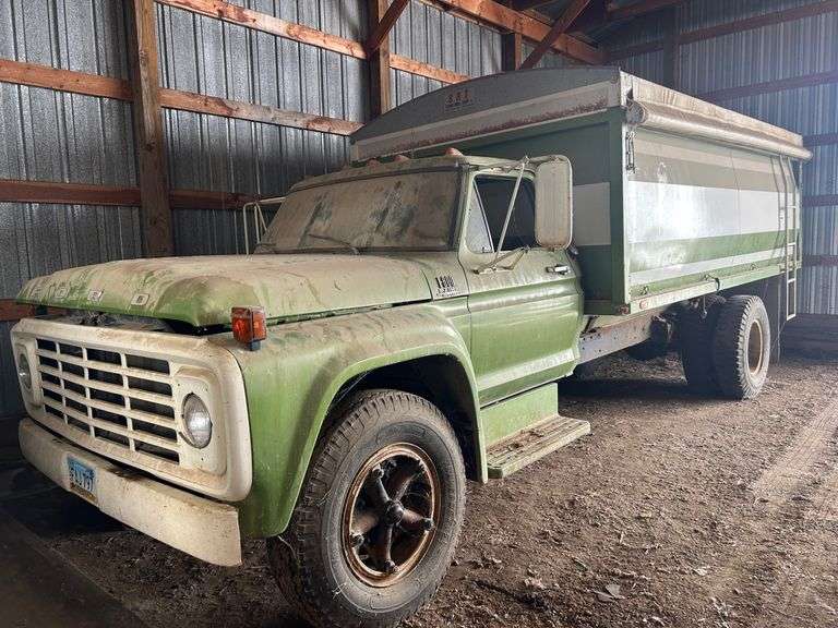 1974  Ford  F600 Grain Truck