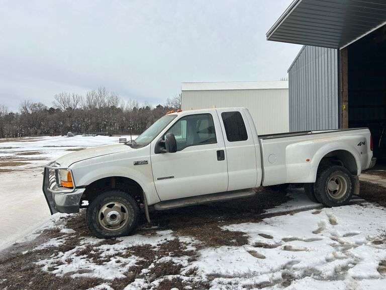2000  FORD  F-350 4X4 Pickup with a