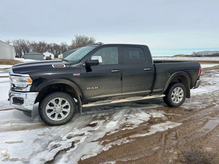 Pickups, Vintage Van, Motorcycle, Classic Tractors & More - Brent Hager Estate Auction 