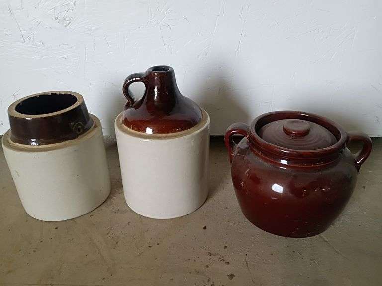 Bean pot + other crockery