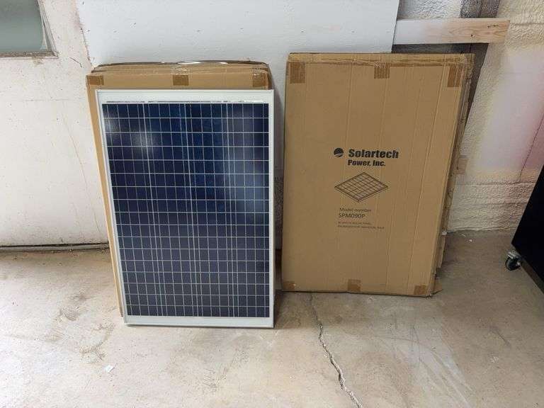 Four solar tech 90 Watt solar panels