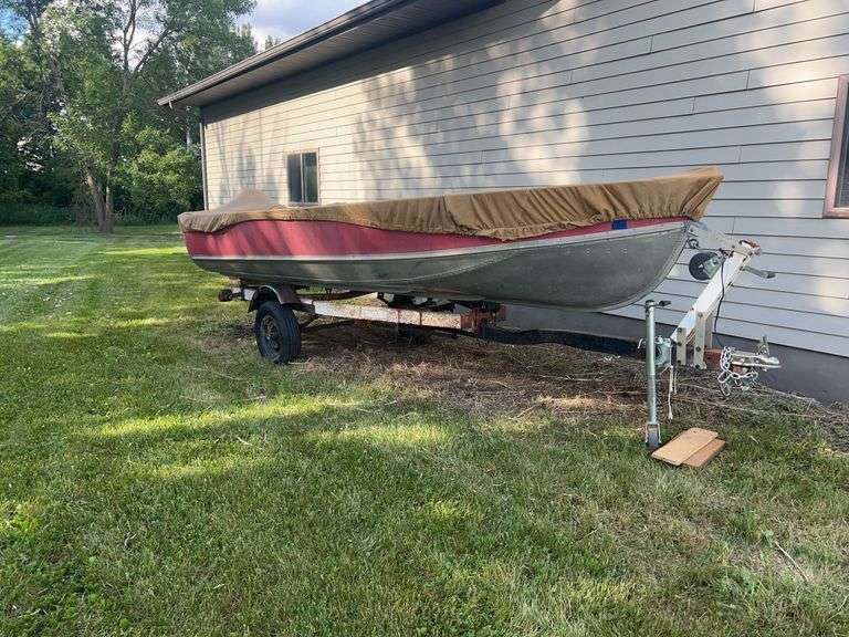 1973  Lund  16-ft Fishing Boat with Evinrude 15 Motor