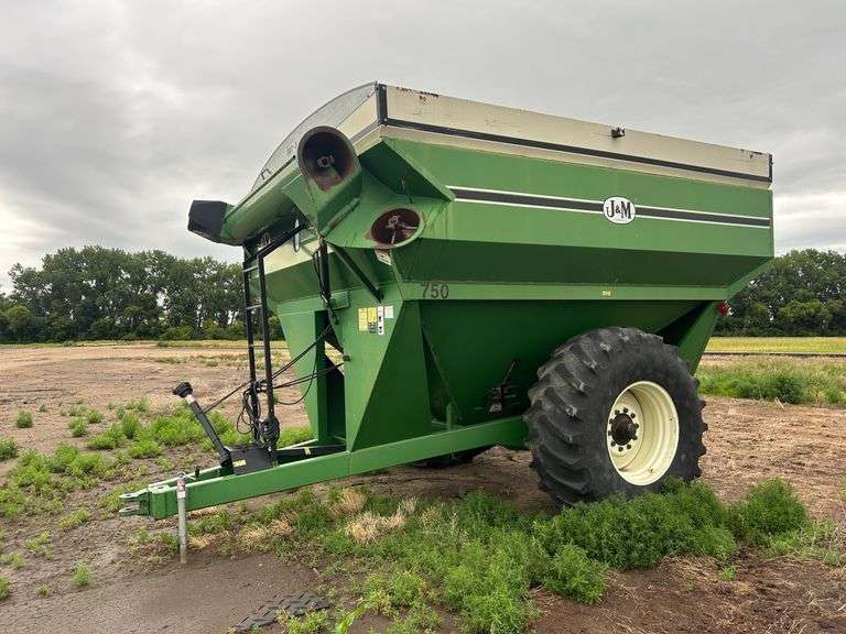 J&M 750 Grain Cart