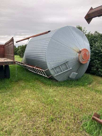 Behlen 1000 Bushel Hopper Bin