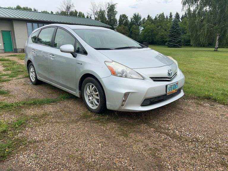 Prius, Fishing Boats, Woodworking Tools - Geoff Theurer Estate - Carrington, ND