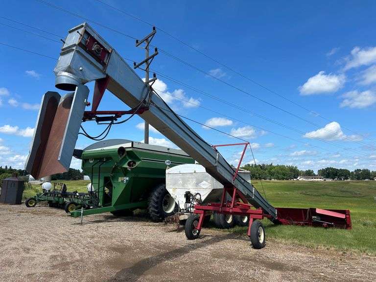 Hutchinson Grain Pile Lifter