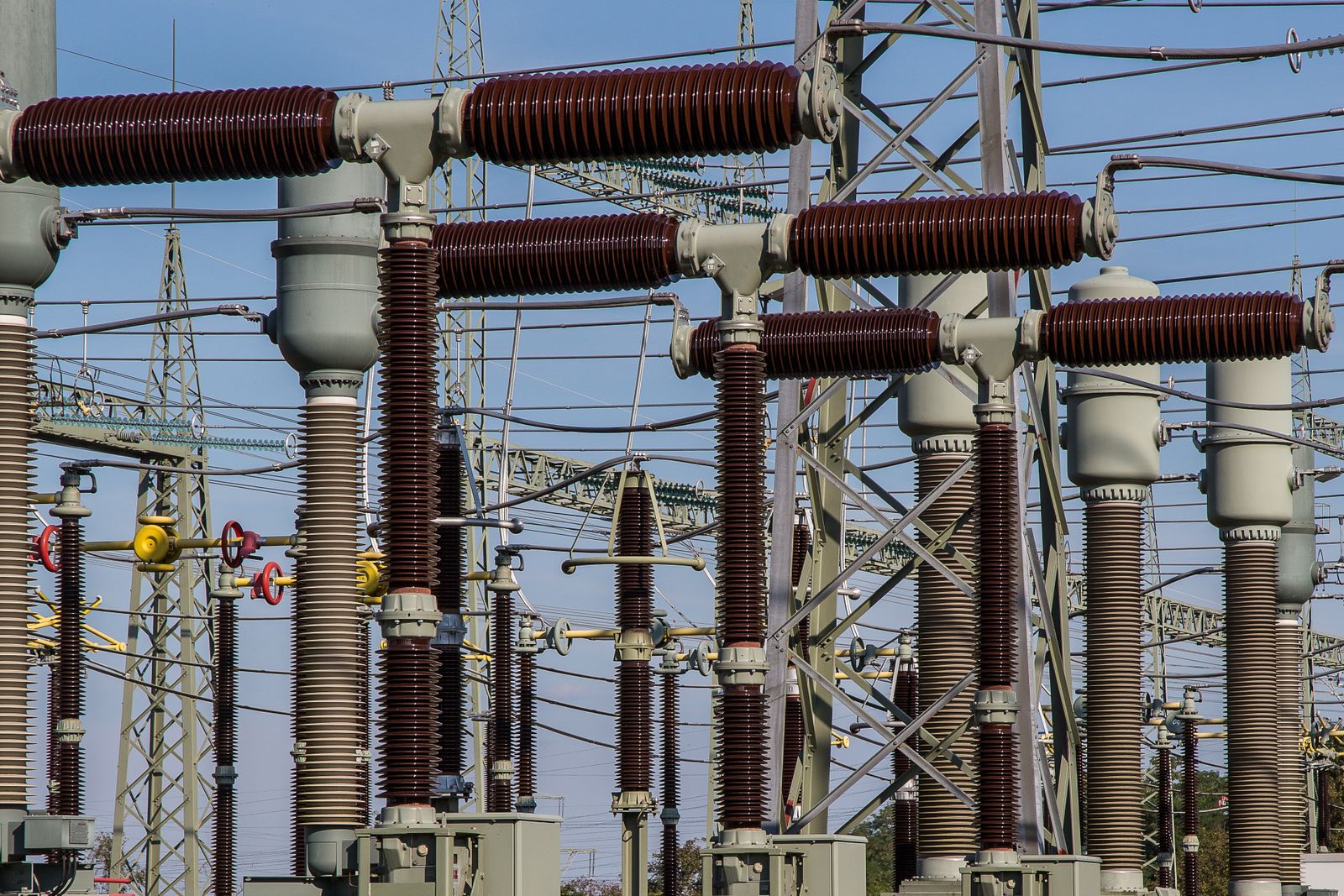 Transformers, switchgear & electrical