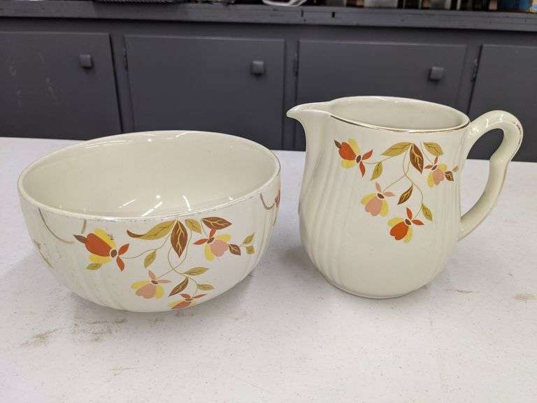 VINTAGE HALL JEWEL TEA PITCHER & BOWL Isabell Auction