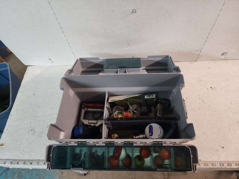RUBBERMADE TACKLEBOX WITH ASSORTED FIGHING GEAR