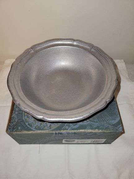 9" WILTON ARMETALE COLLECTION VEGETABLE BOWL