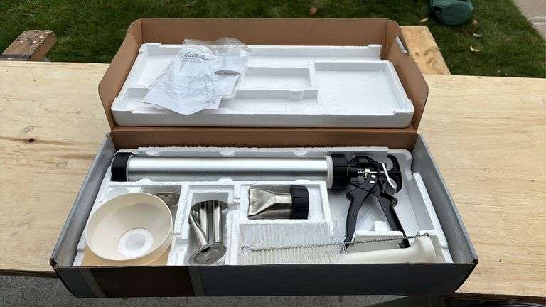 (S) CABELA’S JERKY BLASTER