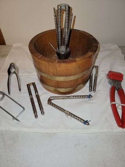 VINTAGE PUTNEY HANDMADE WOODEN BUCKET W/ ASSORTED METAL NUT CRACKERS
