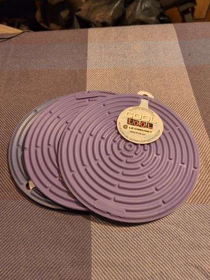 (3) LE CREUSET COOL TOOL POT HOLDERS