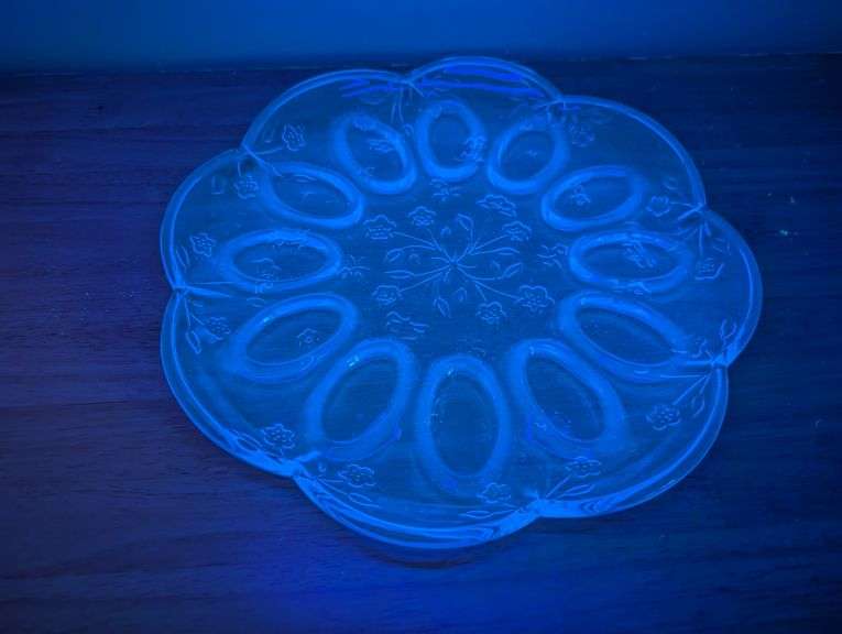12" CERIUM GLASS EGG PLATE