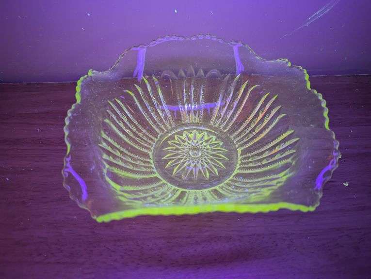 7-1/2" MANGANESE GLASS BOWL