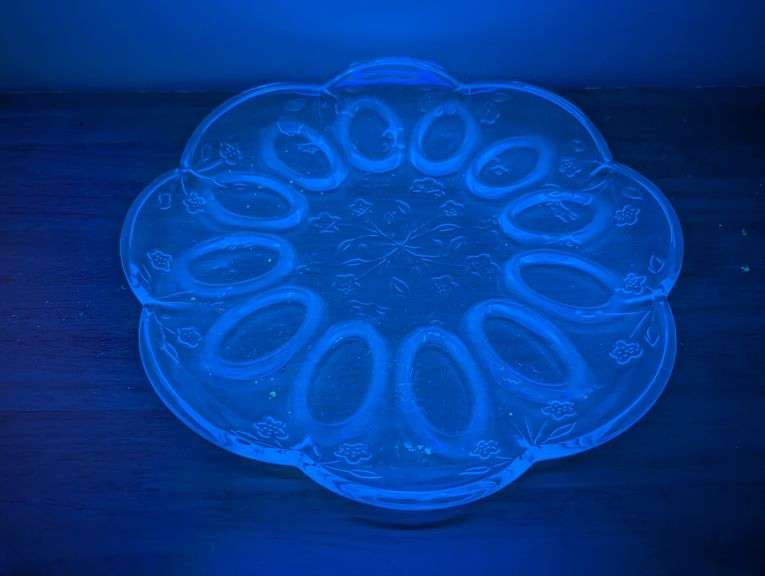 12" CERIUM GLASS EGG PLATE