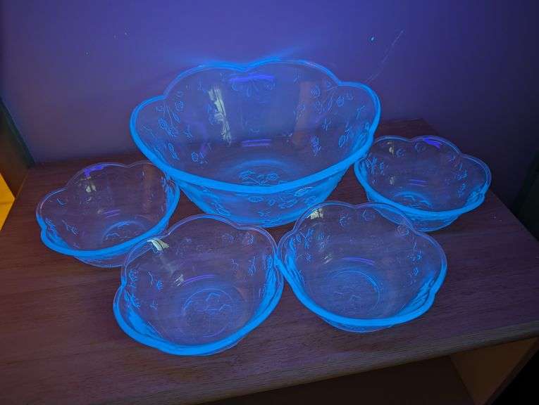 5 PIECE CERIUM GLASS BOWL SET