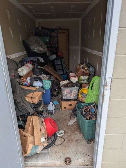 STORAGE UNIT #C8 (6X15) (BUYING IN ENTIRETY) (MUST BE VACANT BY 12/23/24 AT 4:00 P.M.)