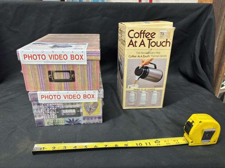 2-CT. PHOTO VIDEO BOX, COFFEE THERMAL CARAFE