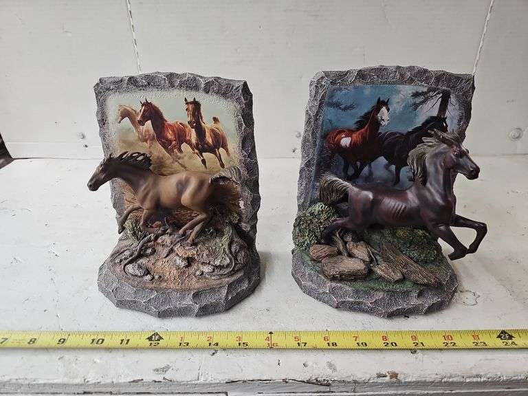 PAIR OF HORSE BOOKENDS