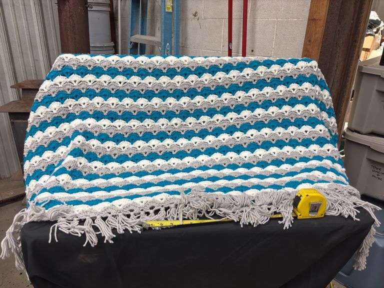MID-SIZE AFGHAN
