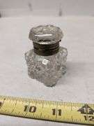 VINTAGE 2-1/2"T CRYSTAL INKWELL