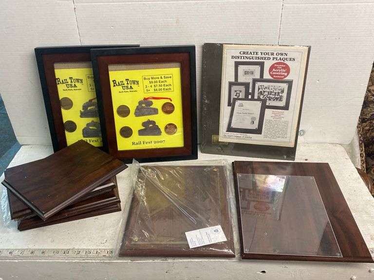 ASSORTED DOITYOURSELF PLAQUES AND PICTURE FRAMES Isabell Auction
