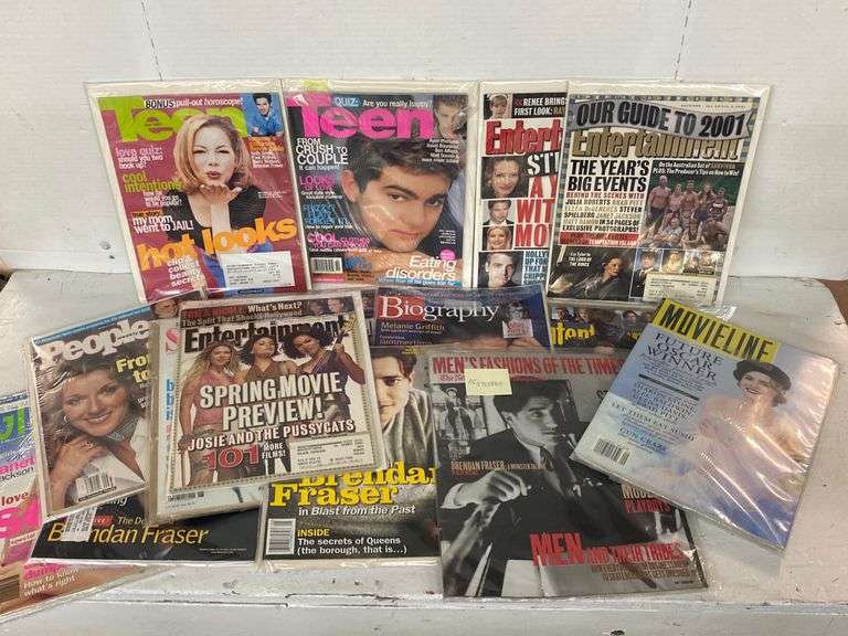 ASSORTED MAGAZINES - Isabell Auction