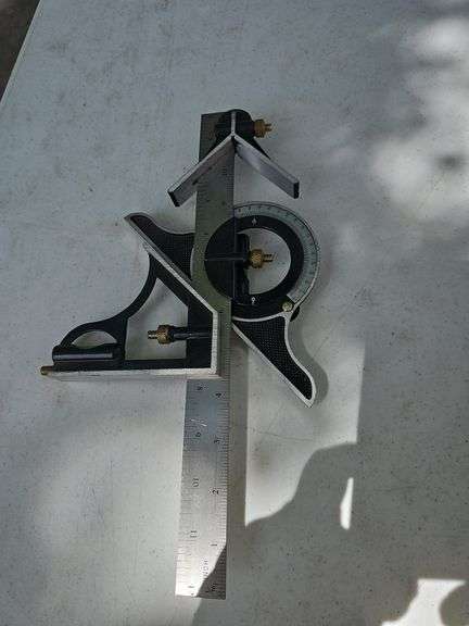 CARPENTER TRI SQUARE