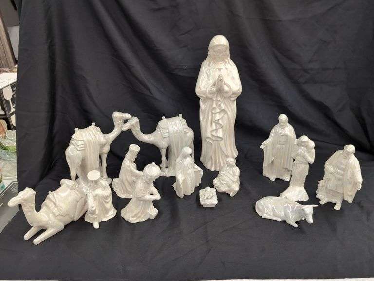 VINTAGE IRIDESCENT CERAMIC NATIVITY SCENE (TALLEST IS  18" ANGEL)