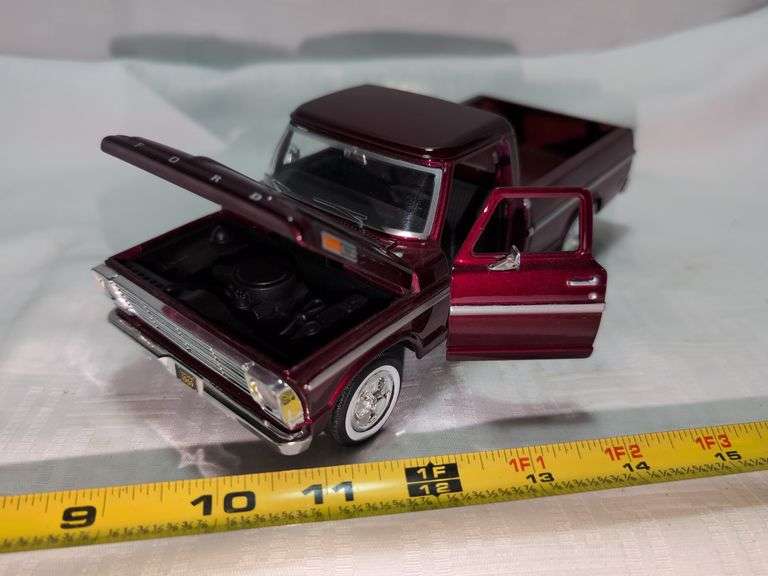 1969 FORD F100 DIECAST PICKUP TRUCK MODEL