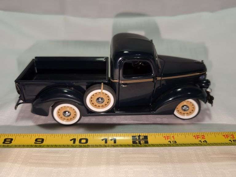 1938 FORD DIECAST PICKUP TRUCK MODEL